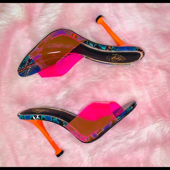 ✨✨Safaria Heels✨ - Picture 3 of 5